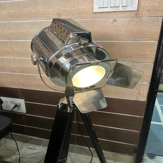 Морской прожектор напольный светильник дизайнерский хром с черным деревянным штативом 177,8 см студия домашний декор подарок на новоселье