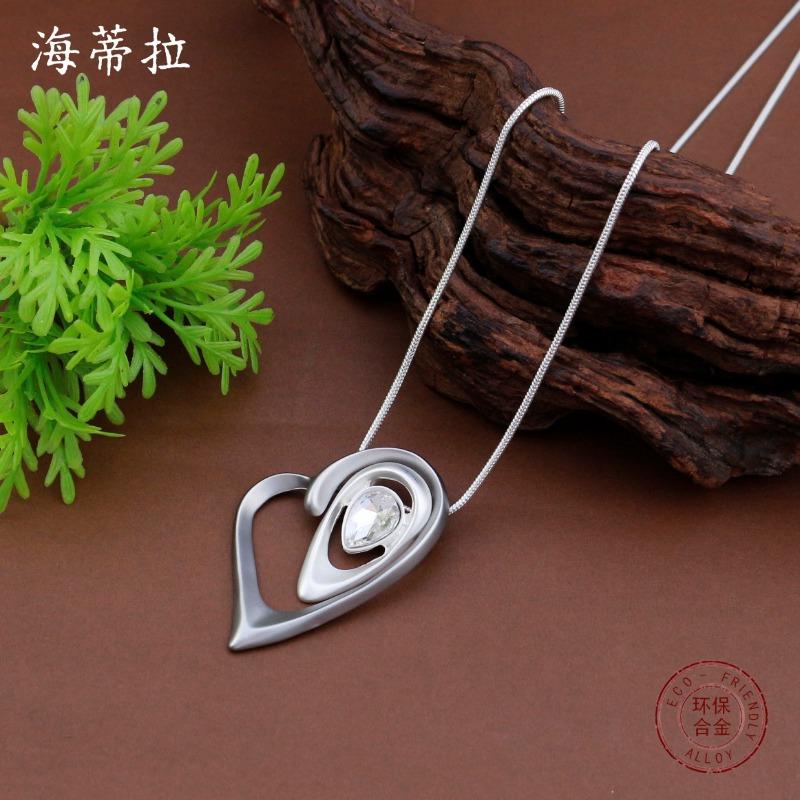 Новая матовая полая геометрическая любовь длинная подвеска женское простое и продвинутое чувство инкрустированное бриллиантами сердцевидное универсальное ожерелье