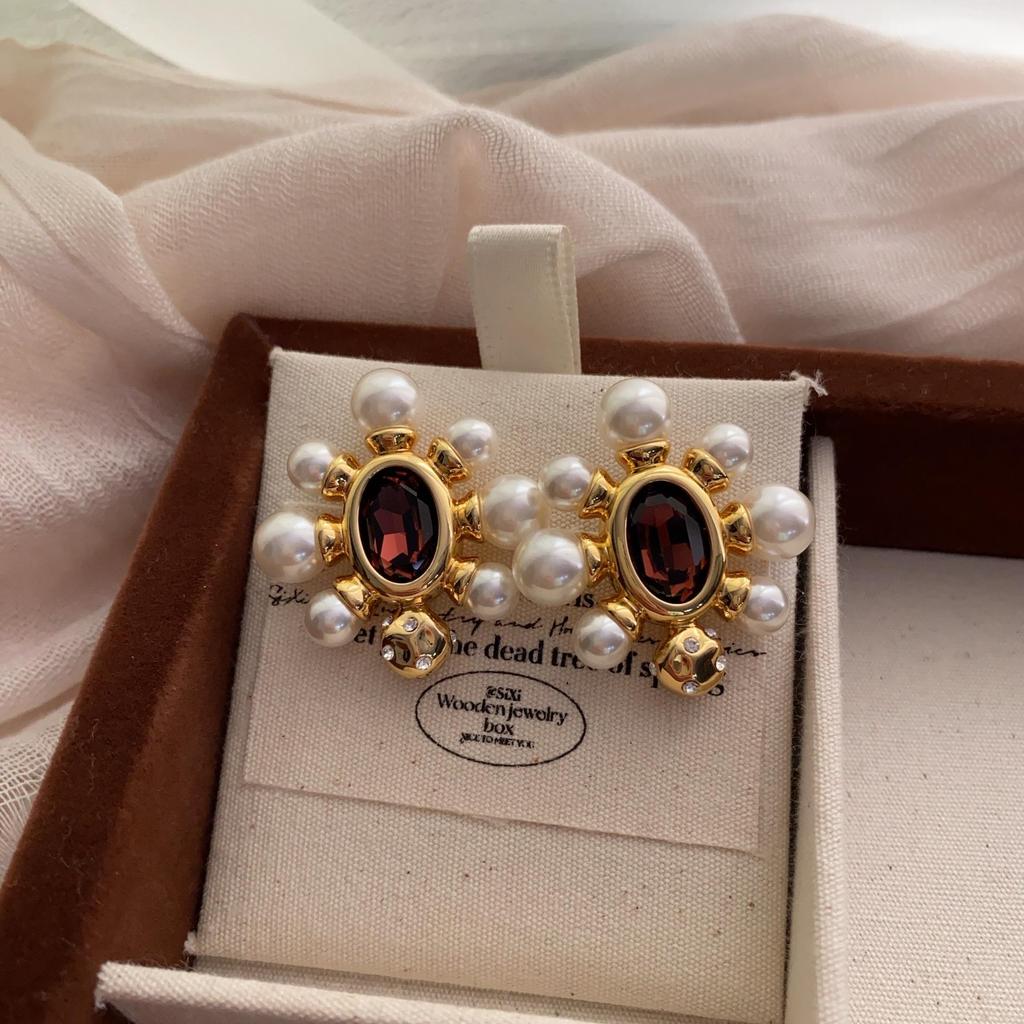 Gorgeous French Retro Court Bead Earrings Temperament Light Luxury Versatile Exquisite High-End Unique Earrings Earrings