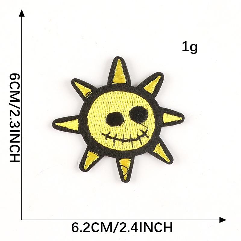 Наклейка-вышивка с изображением призрака-череп: Одежда и обувь Аксессуары