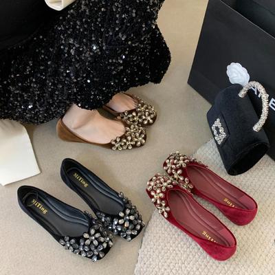 Весна и осень 2025 новые остроносые туфли на плоской подошве во французском стиле, женственность с юбками, фея, вечерний бриз, нежные туфли