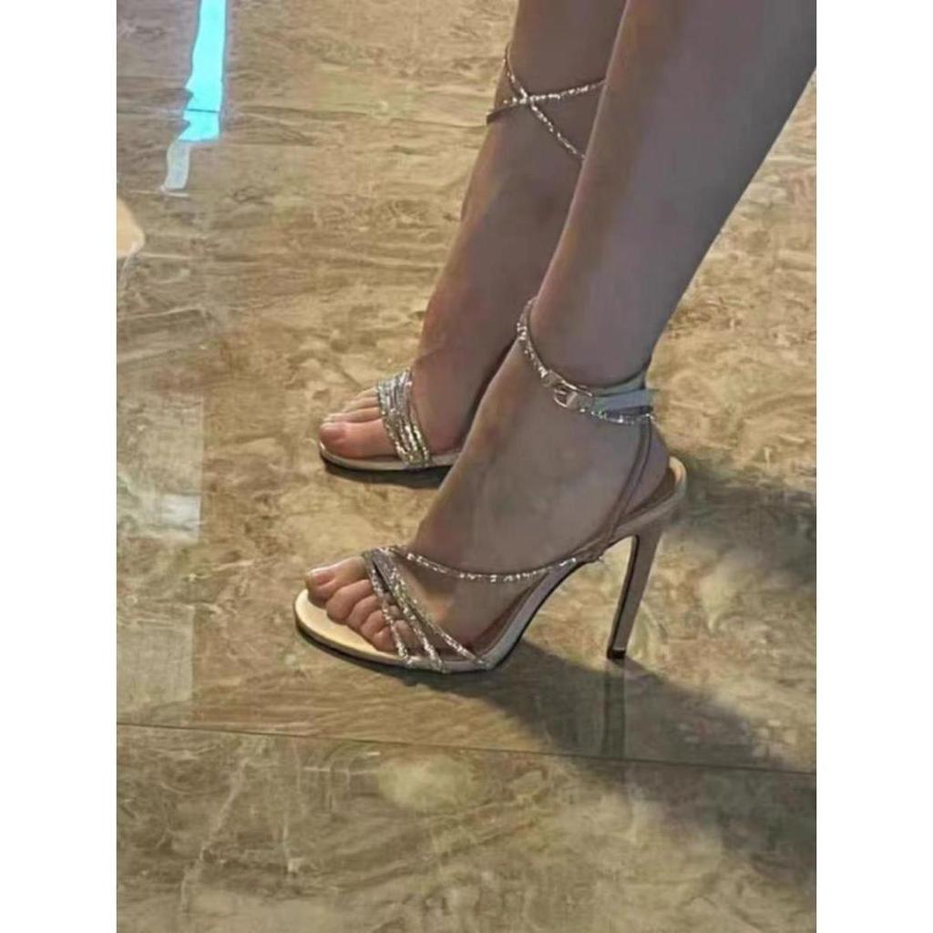 Босоножки на каблуке 2025 лето светская львица шампанское римские туфли с открытым носком высокие каблуки ремешок на щиколотке ночное шоу ненависть заоблачные