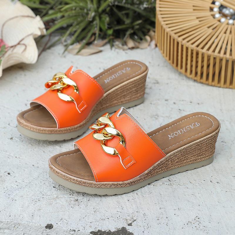 Мода Плюс Размер 2025 Новые Летние Шлепанцы на Платформе Женские Горячая Распродажа Повседневные Клинья Металлическая Отделка Сандалии для Улицы Повседневные Шлепанцы