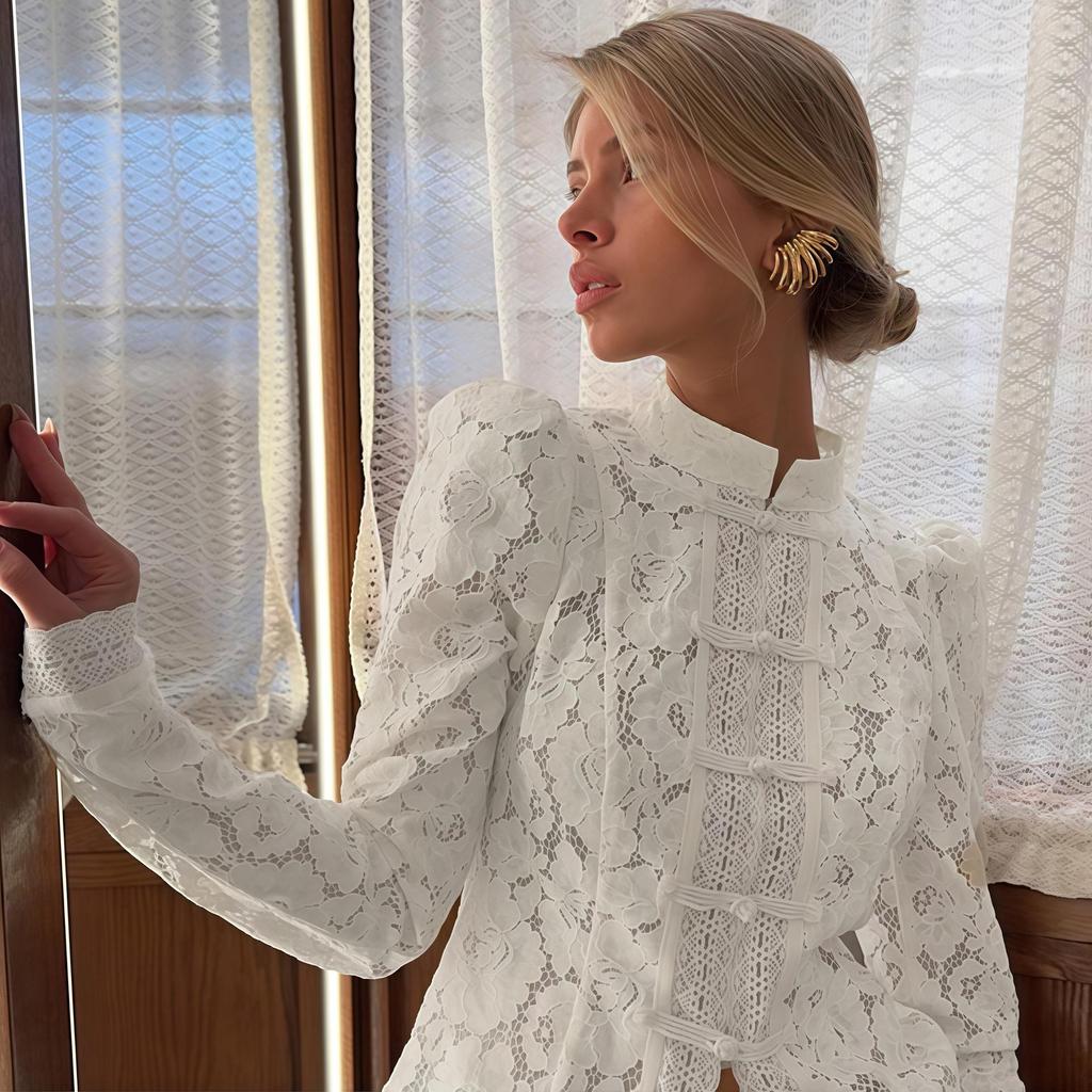 Рубашка в европейском и американском стиле с кружевом и застежкой на пуговицы-лягушки - Воротник-стойка, Приталенный силуэт, Универсальный и дышащий топ, 2025.