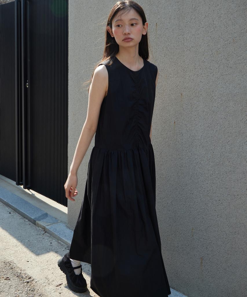 Step Around Pleated Sleeveless One-Piece_Black