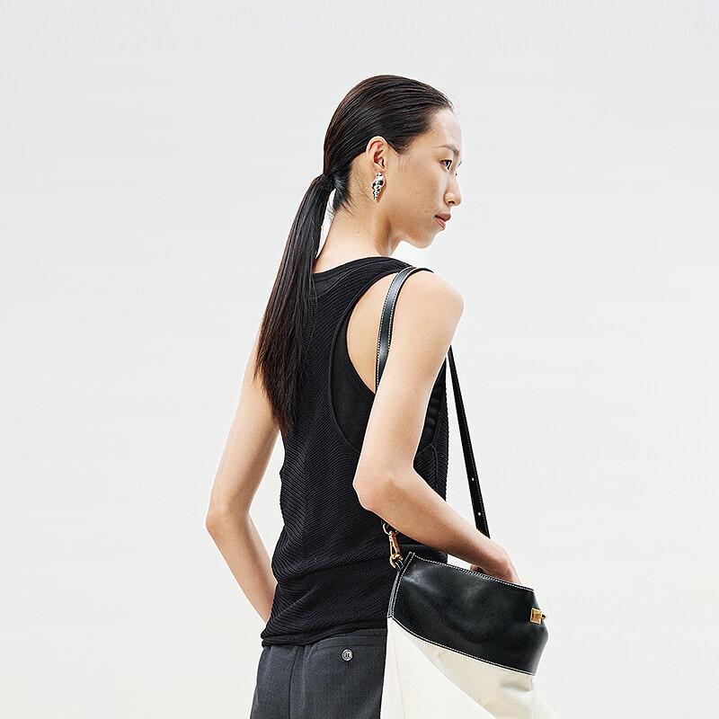 КОМПЛЕКТ ЛЕТНЕГО ТРИКОТАЖНОГО ТОПА С КРУГЛЫМ ВЫРЕЗОМ ПРИЛЕГАЮЩЕГО СИЛУЭТА