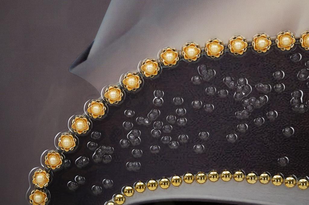 Laquared Wall Panting With Frame  Wien Hat -B-  Cm 62X4X92