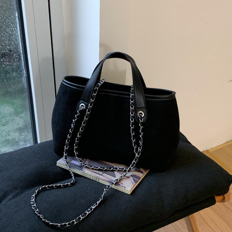 Сумка большой вместимости женская 2025 новая модная ручная сумка ретро замшевая цепочка сумка через плечо сумка-тоут для通勤