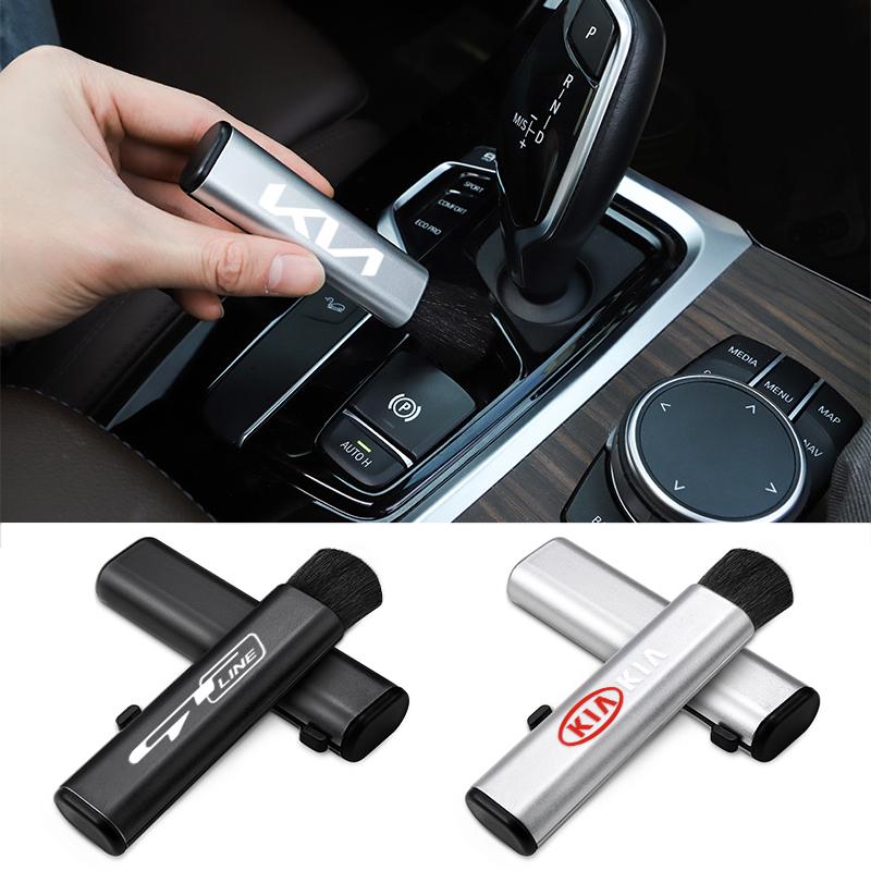 Retractable Car Cleaning Brush HTHS4 Center Console Clean Dust Tool For KIA K5 Ceed RIO Sorento Stinger Forte EV9 EV6 Niro Soul Cerato