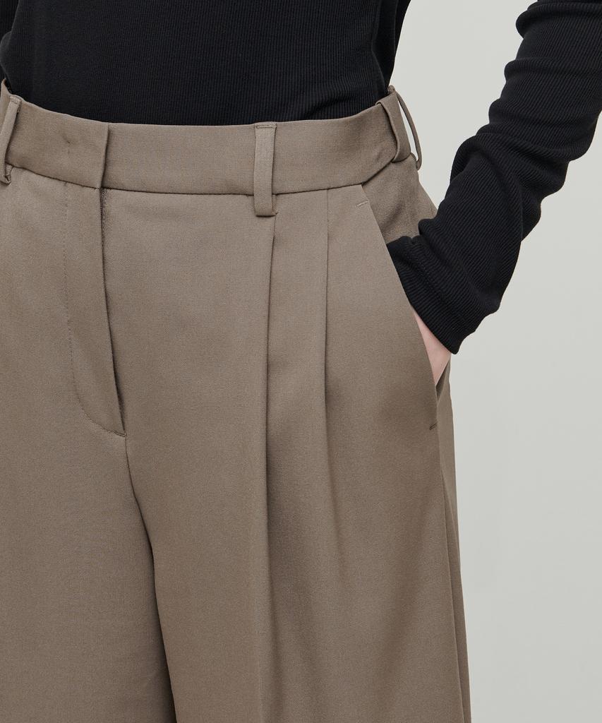 MUSINSA STANDARD WOMAN Women'S Wide Bermuda Half Slacks [Dusty Beige]