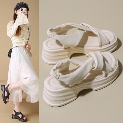 Женские сандалии новая летняя коллекция 2025 высококачественная толстая подошва увеличивающая рост супермягкие ощущение высокого класса интернет-знаменитость один педальный маффин фея ветер