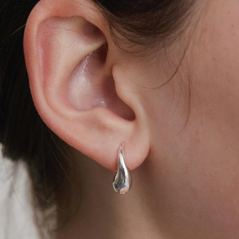 TATIANA Annie Wave Hoop Earrings EC3117