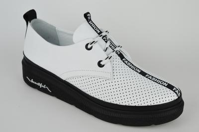 Слипоны перфорированные на платформе 195500 36 Белые кожа