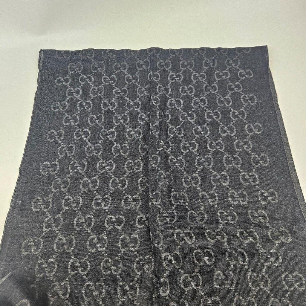 Б/у Шарф GUCCI Gucci с узором GG для женщин, шаль с узором GG, черный, женский шелковый бленд