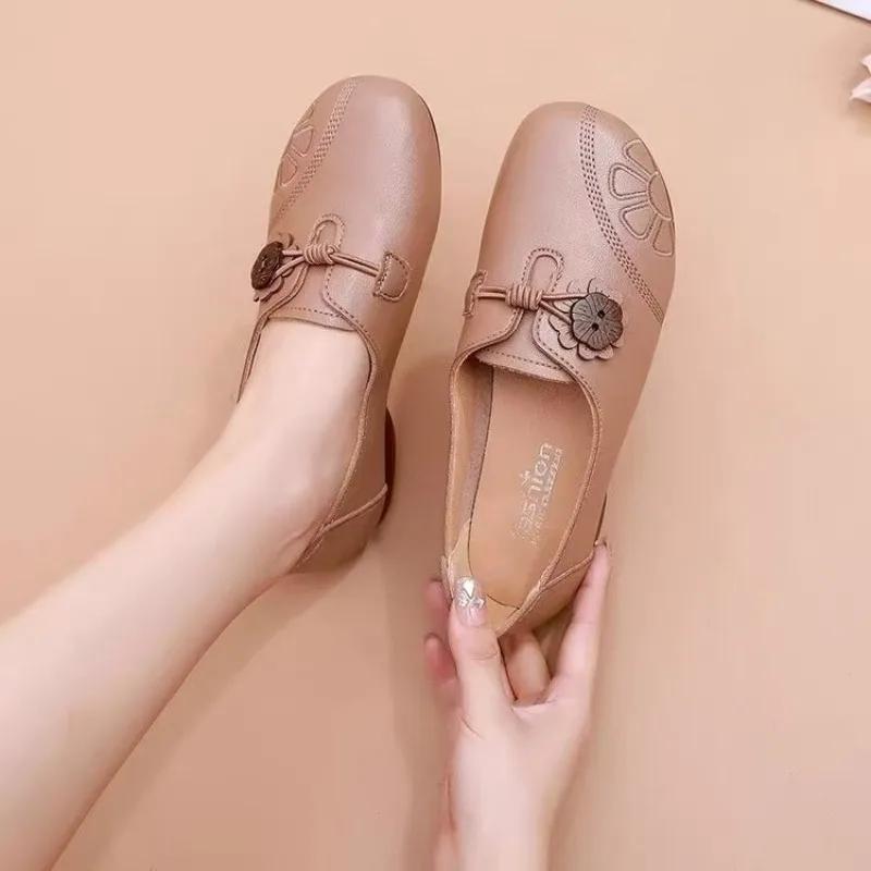 Fashion 2024 High Quality Ladies Shoes Slip-on Women's Flats Fashion Embroidery Daily Flats Women New Round Toe Light Flat Low Heels