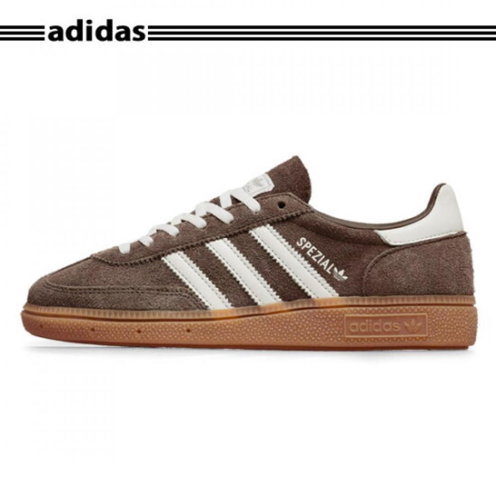 AdidaS Women S Handball Spezial SneakerS earthStrata If6490