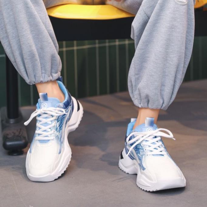 Весенняя мужская обувь 2025 года, новая студенческая спортивная и досуговая молодежная сетчатая универсальная обувь, дышащая обувь для мужчин