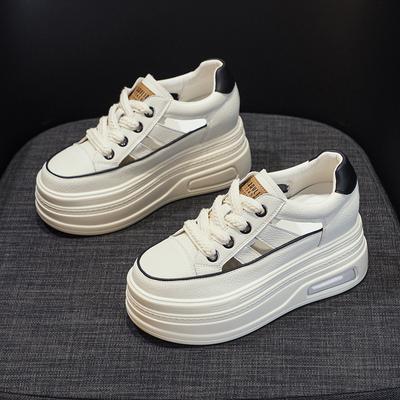 Маленькая женская обувь летом 2025 года новая на толстой подошве танкетка каблук маффин женская обувь внутренняя высота увеличение каблук повседневная обувь женская прилив