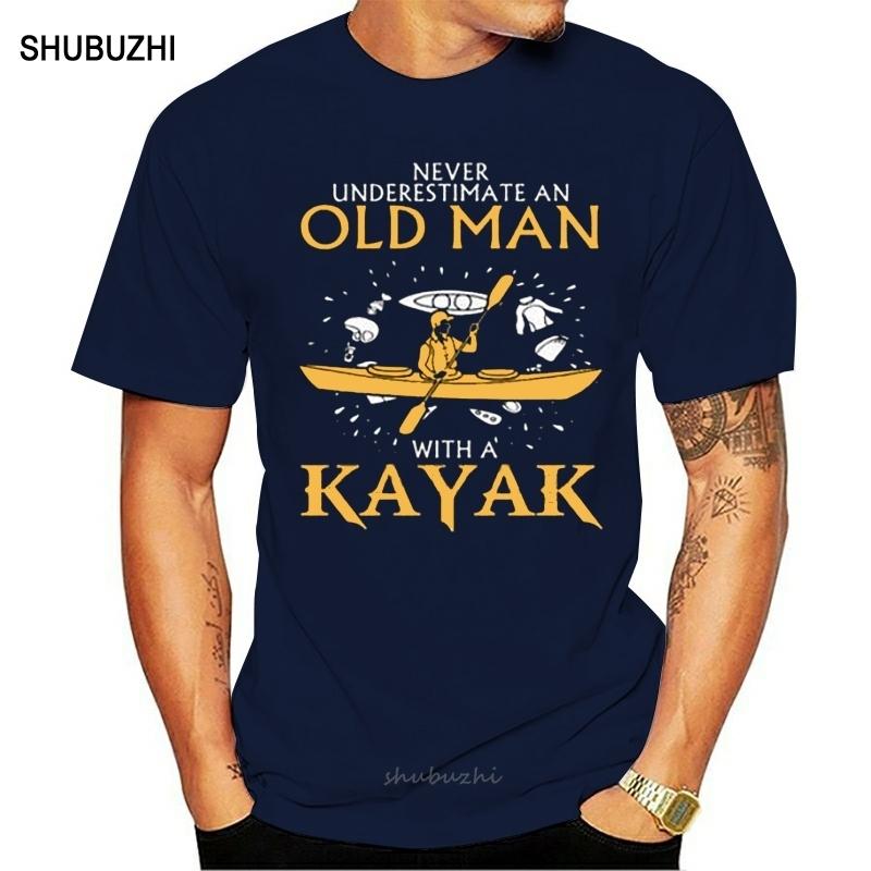 Новая Забавная Брендовая Одежда Мужские Футболки с Круглым Вырезом с Коротким Рукавом Никогда Не Списывайте Со Счета Старика Каякинг
