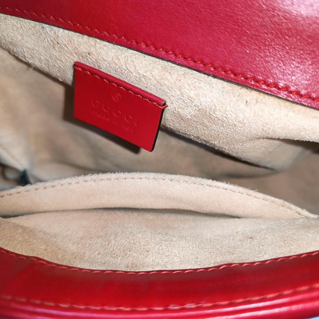 [Pre-Owned] GG Marmont Gold Logo Quilted Leather Messenger Bag Chain Shoulder Crossbody Mini Bag - Very Good #BHHOPJ