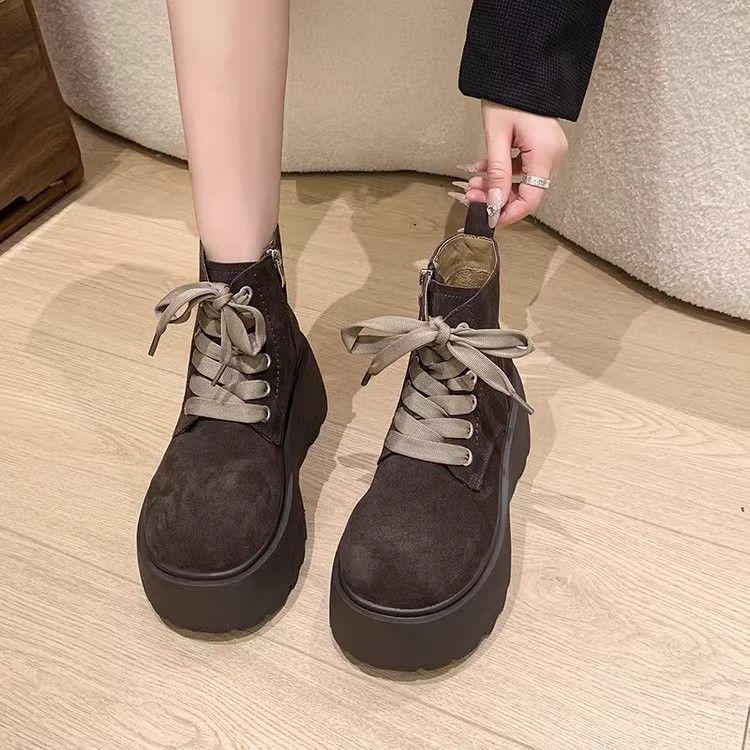 Ботинки на толстой подошве для маленьких мужчин, увеличивающие рост, в британском стиле, на шнуровке, короткие, в стиле ретро, матовые, с большой головой, ботинки Мартина женские, новые весна-осень 2025