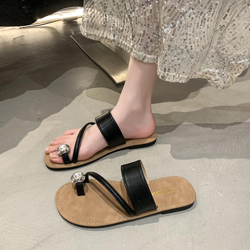 Fashion Rubber Flip Flops Glitter Slides Slippers Soft Women Luxury Shoes Pantofle Hawaiian Jelly Comfort Designer Flat 2025 Crystal