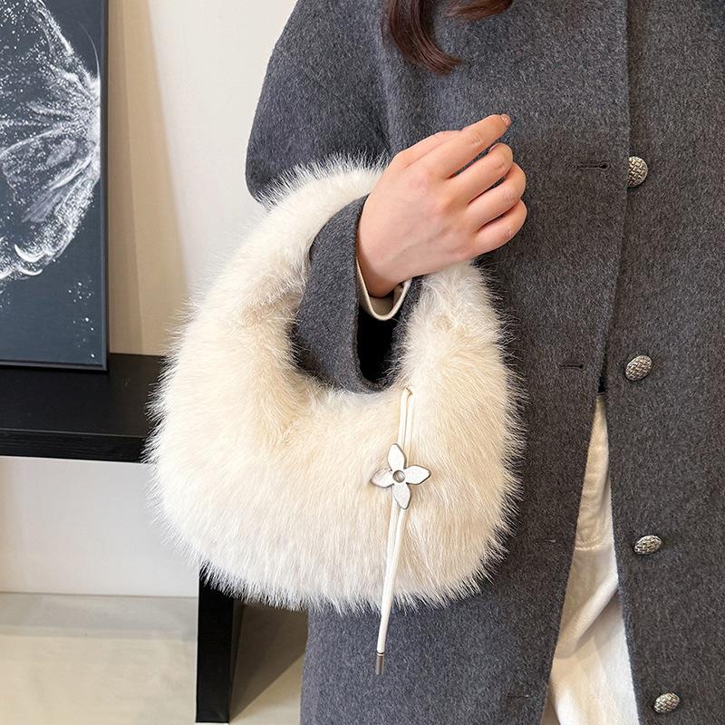 Fashion Trend, High-end Sense, Exquisite Furry Handbag, Black, White and Gray Are Three-color Bags 24 Winter New Models