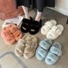 2024 плюшевые тапочки женские осенние новые корейские версии квадратной пряжки импортные торговые шлепанцы с толстой подошвой, чтобы сохранить тепло