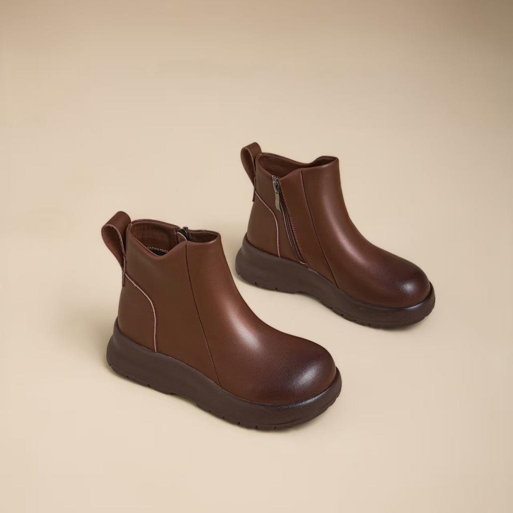 Кожаные ботинки Мартин на платформе женские 2025 новые осенне-зимние ретро челси черные универсальные маленькие короткие ботинки