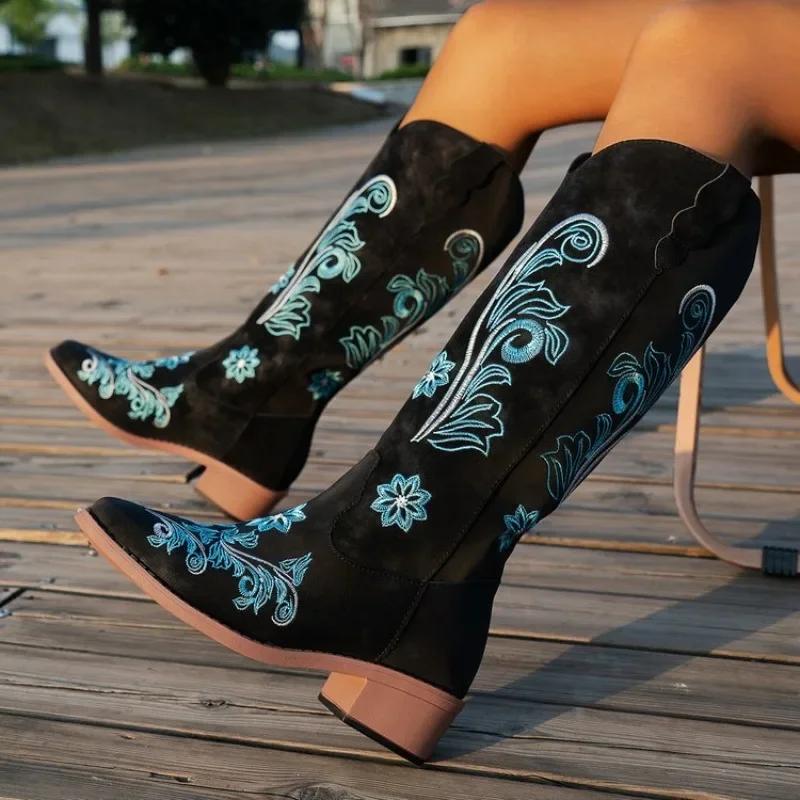 Fashion Women's Boots New Embroidered Long Tube Boots Low Heel Calf Waterproof Comfort Fashion Knight Boots Botas Mujer Botas Feminino