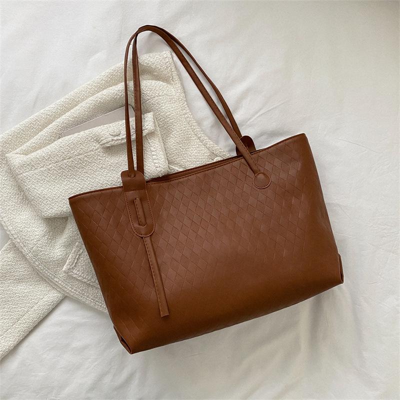 Trendy Bag Women's Large-capacity Autumn New Niche Casual Shoulder Bag Texture Class Commuter Tote Bag