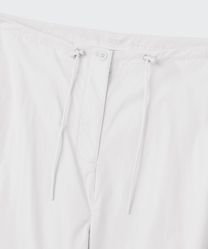 Musinsa Standard Woman Women'S Parachute Pants [White]