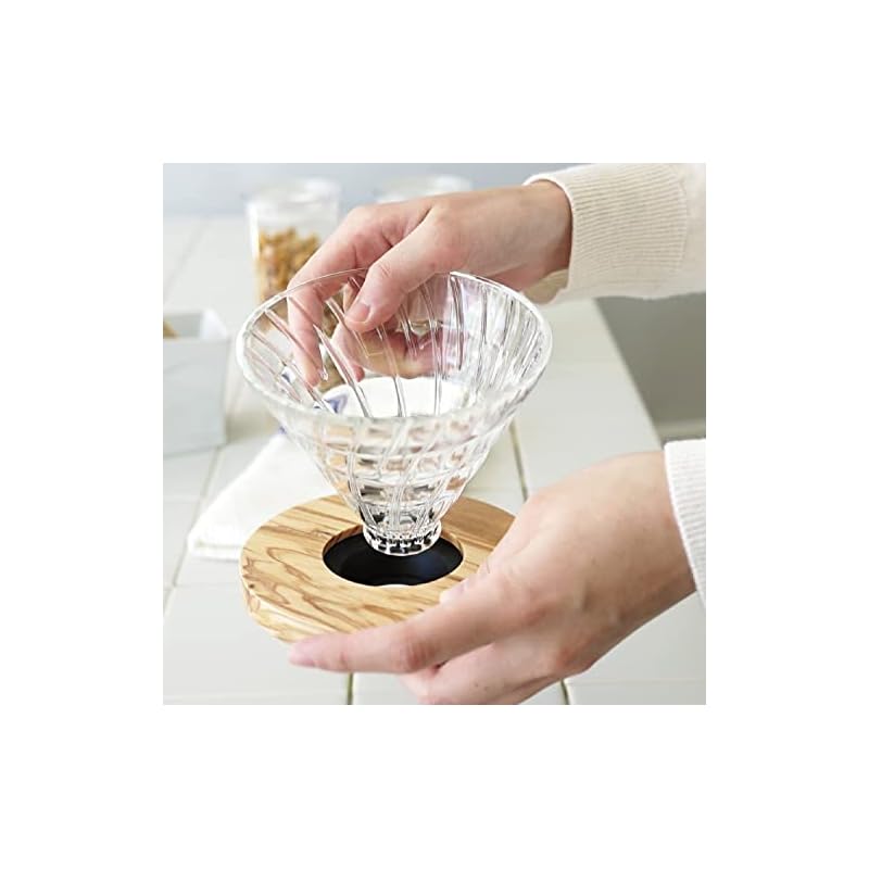 HARIO V60 Жаропрочная стеклянная кофеварка-дриппер с отделкой из оливкового дерева (02) на 1-4 чашки (VDGR-02-OV)