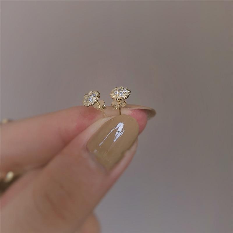 Серьги-гвоздики из стерлингового серебра 925 пробы с корейским подсолнухом и кристаллами, позолоченные 14-каратным золотом, женские, с текстурой, для вечеринок