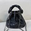2025 Новая высококачественная кожаная маленькая ароматная сумка-ведро с сеткой и цепочкой, ретро-универсальная женская сумка через плечо на одно плечо, тренд