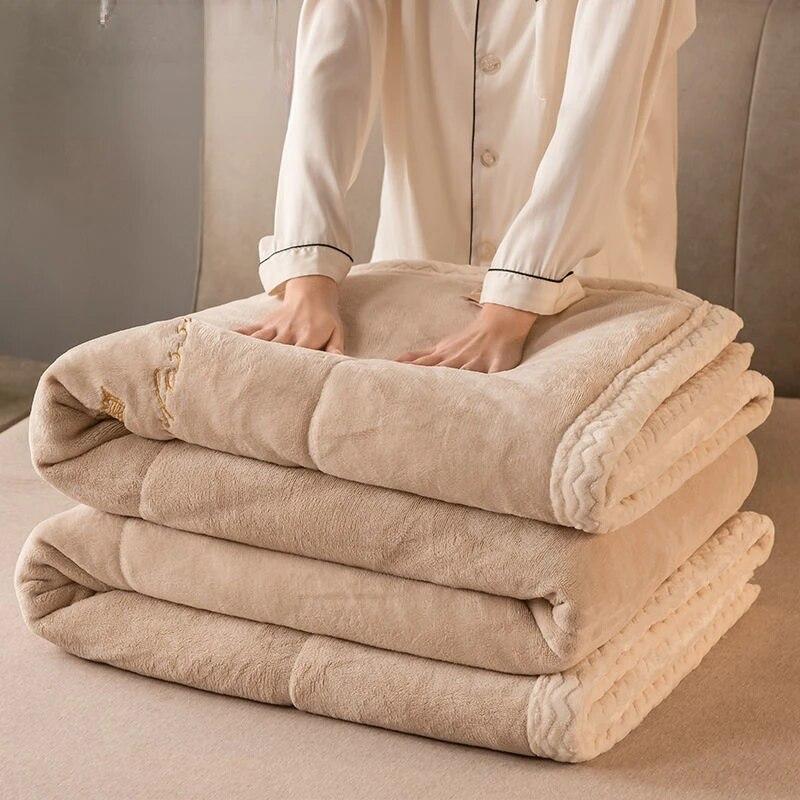 Толстое одеяло из искусственной овечьей шерсти, зимнее двустороннее трехслойное стеганое одеяло, приятное для кожи, уютное, теплое покрывало на кровать