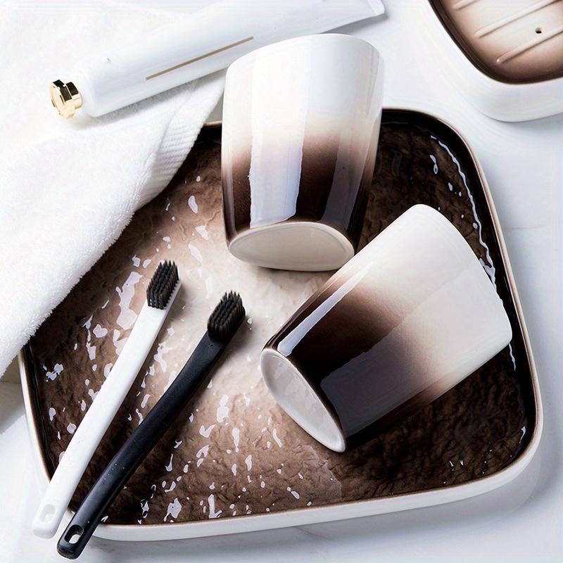 6 шт. 1 набор принадлежностей для ванной комнаты из керамической керамики коричневого цвета Advanced Gradual, 2 стаканчика для ополаскивателя для полости рта, 1 мыльница, 1 стаканчик для зубной щетки, 1 поднос, 1 баночка для лосьона Подарки Creative Home.