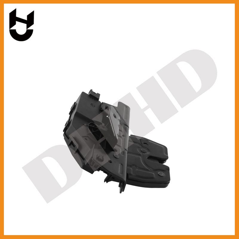 Замок багажника для BMW E53 X5 4.4i 3.0i (2000-2006) - 51248408492