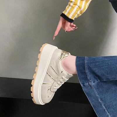 Маленькие белые туфли на толстой подошве из натуральной мягкой кожи женские 2025 весна и осень новая обувь для скейтборда на мягкой подошве маленькие повседневные универсальные одинарные туфли