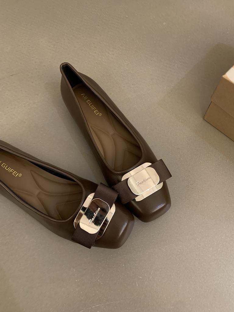 Серебристые маленькие кожаные туфли в стиле знаменитостей, женские серебряные шапочки с пряжкой, весенне-летняя одежда Мэри Джейн, одинарный