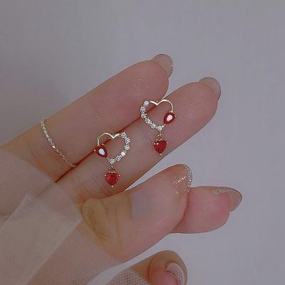 Маленькие Серьги Сладкая Любовь Нежные Серьги с Цирконами Красные Супер Блестящие Серьги Новогодние Осенние и Зимние Серьги