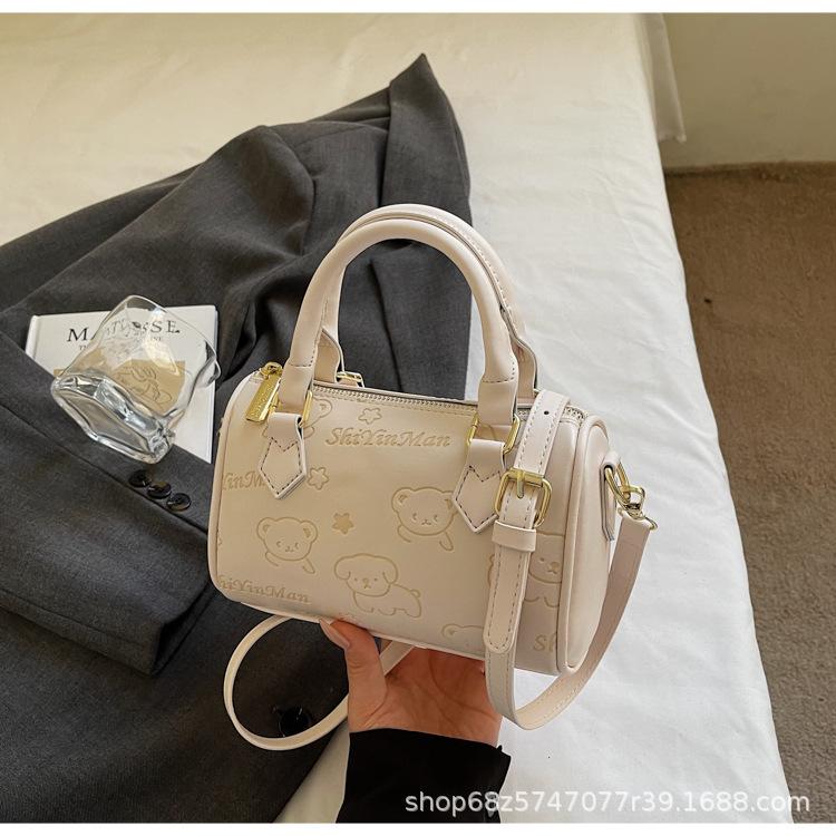 High-end Texture Small Bag Women's 2025 New Summer Popular Versatile Crossbody Bag Fashionable Super Hot Hand-to-hand Pillow Bag