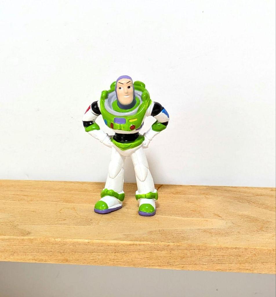 [Б/У] Иностранная книга Большая книга Дисней и Пиксар 5 наименований в комплекте Книжка-картинка с фигуркой Базза