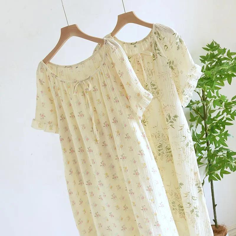 Женская легкая летняя ночная рубашка с коротким рукавом: Простое, двухслойное, свободного кроя, дышащее платье длиной до колена