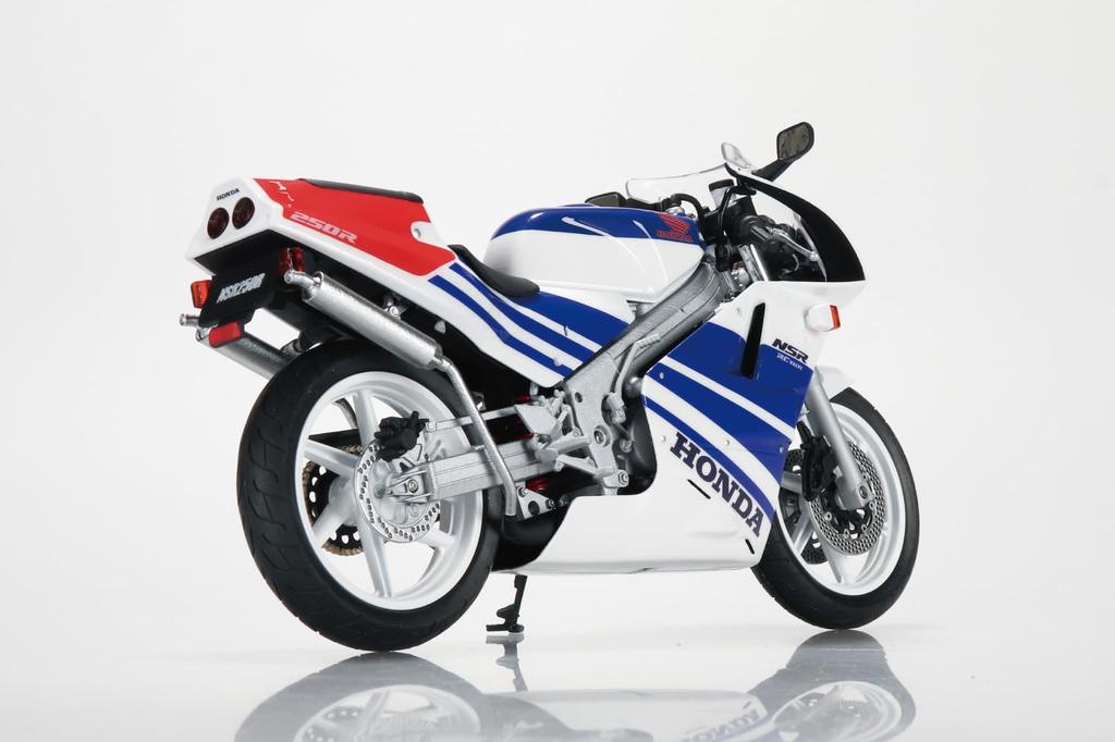 Aoshima Bunka Kyozai 1/12 Honda NSR250R '89 Los White Terra Blue Модель мотоцикла 165 мм Окрашенный готовый продукт