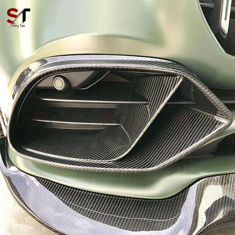 Передний бампер Mercedes GT50/GT53 AMG с карбоновой накладкой и рамкой вентиляционного отверстия противотуманной фары