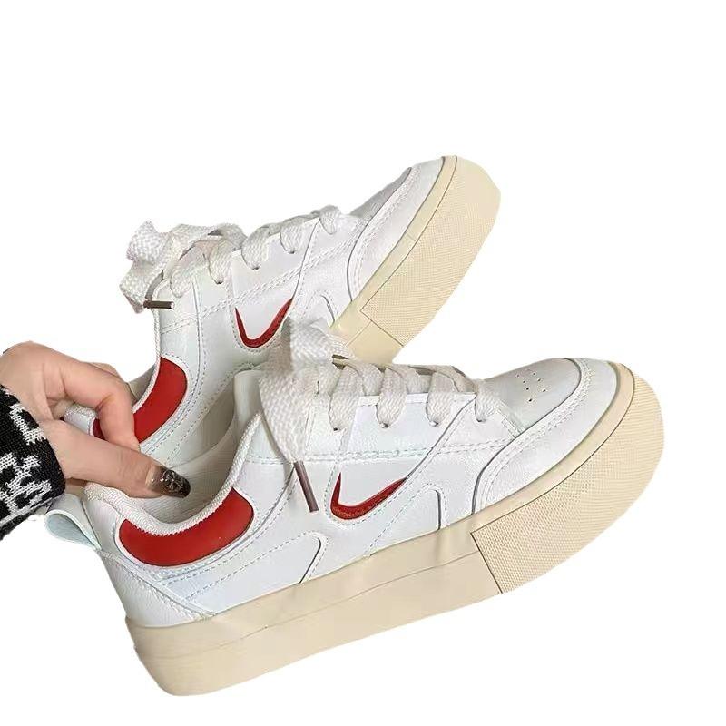 Ретро шикарные туфли в гонконгском стиле женские 2025 весна новая нишевая дизайнерская обувь маленькие белые туфли универсальная обувь на толстой подошве