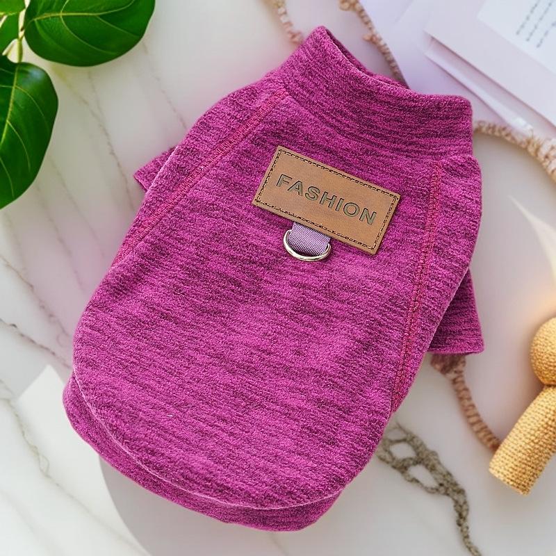 Для крупных и средних собак и кошек Осенью и зимой можно носить пушистую базовую футболку для кошек сверху, чтобы выглядеть как плюшевый мишка.