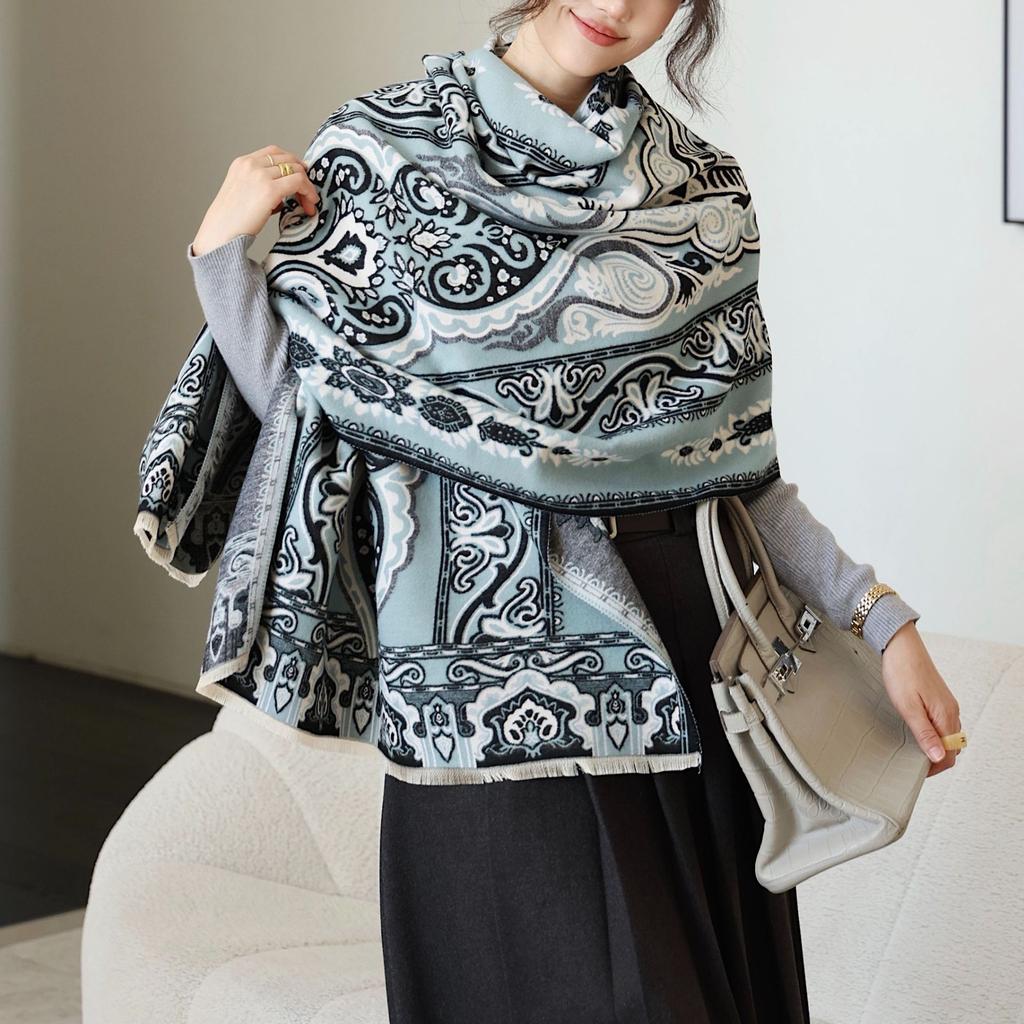 Women's Vintage Floral Jacquard Scarf - Imitation Fleece Thick Windproof Shawl Wrap, Soft Warm Winter Scarf with Botanical Print for Casual Travel