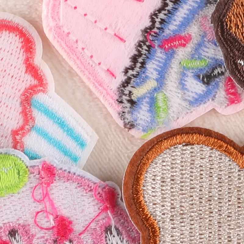 Вышитая нашивка на одежде и аксессуарах своими руками